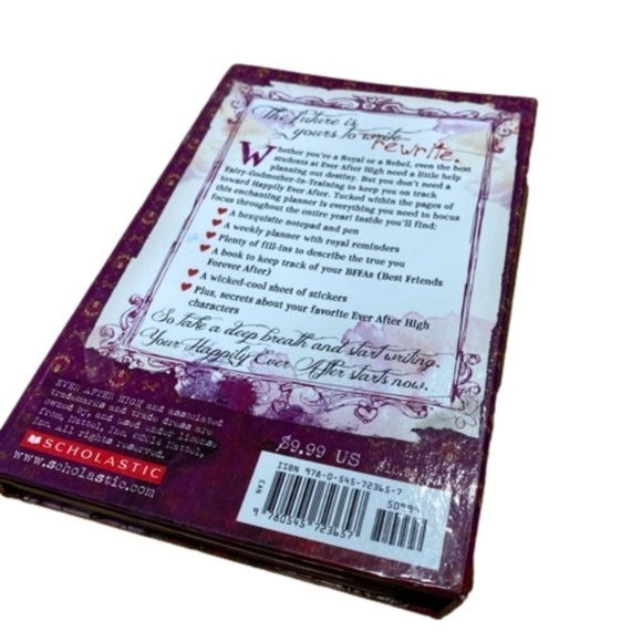 Ever After High A  Spellbinding School Planner - Picture 3 of 11
